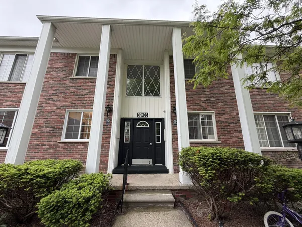 $139,000 | 39435 Van Dyke Avenue, Unit 301, Sterling Heights, MI 48313