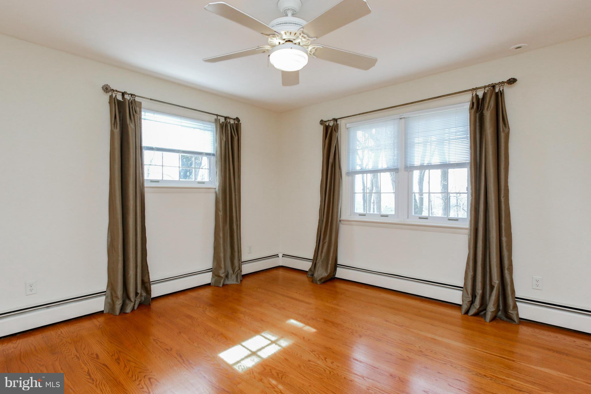 22720 Ridge Road Clarksburg, MD 20871 - Photo 19 of 30 Bedroom