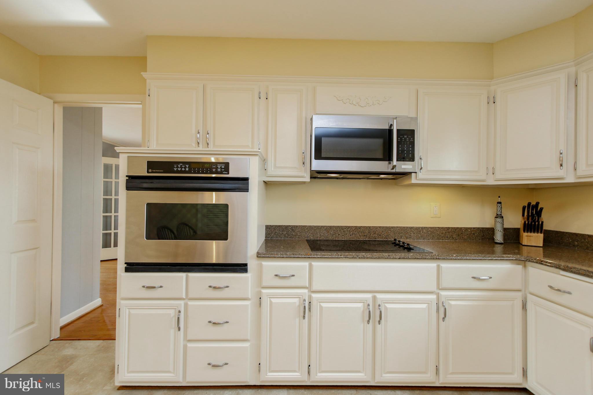 22720 Ridge Road Clarksburg, MD 20871 - Photo 5 of 30 Kitchen
