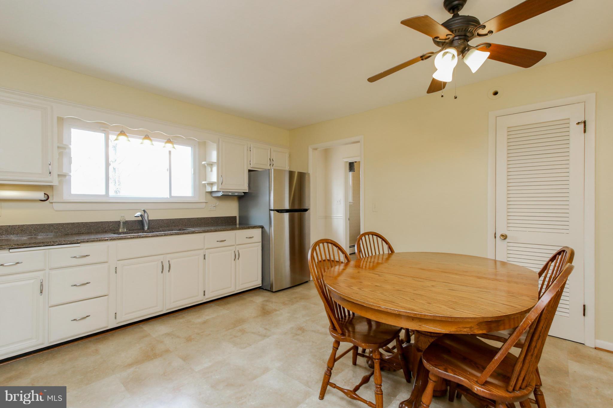 22720 Ridge Road Clarksburg, MD 20871 - Photo 7 of 30 Kitchen