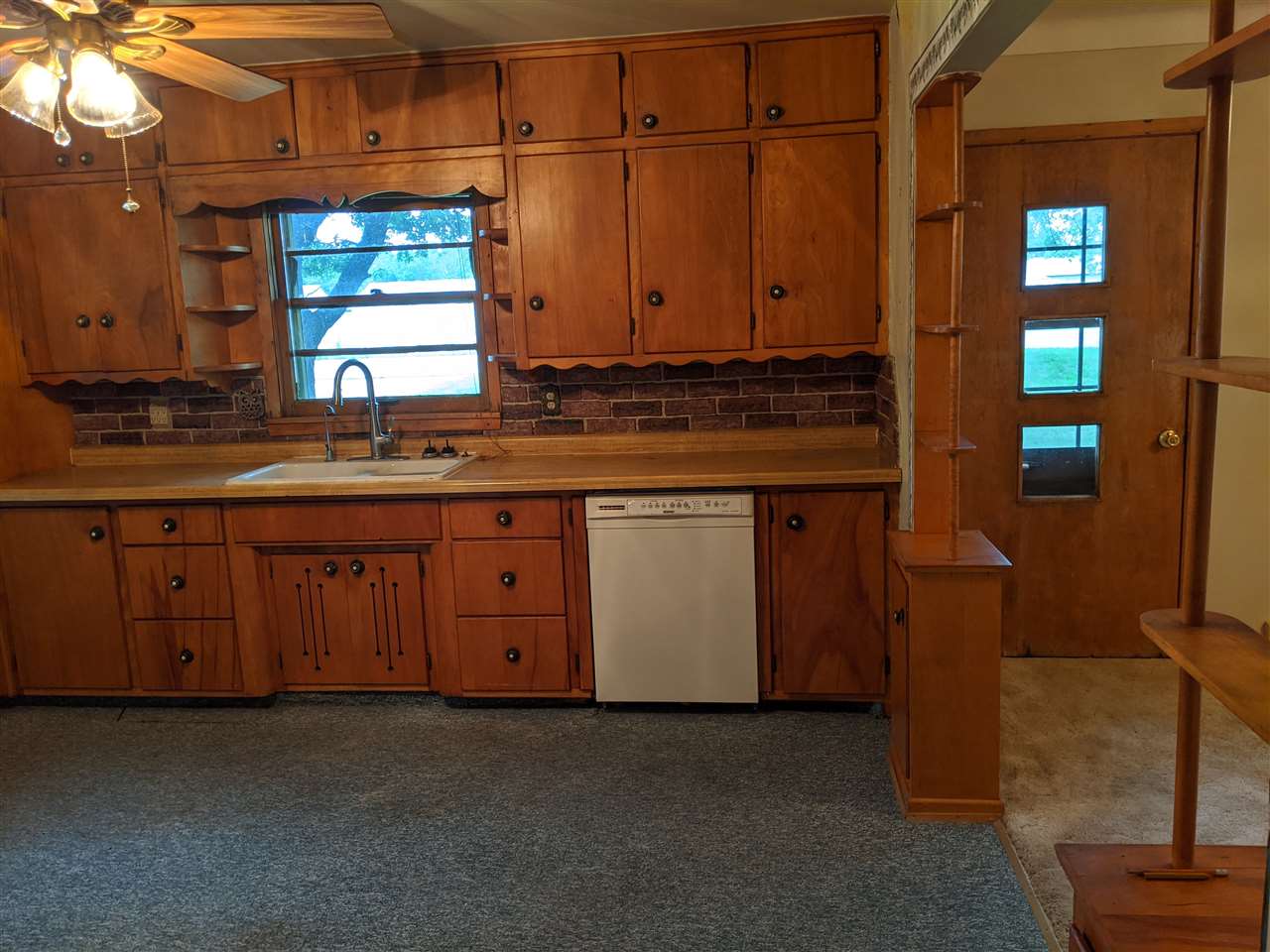 7336 La Porte Road Waterloo, IA 50702 - Photo 6 of 19 Gallery Image 6
