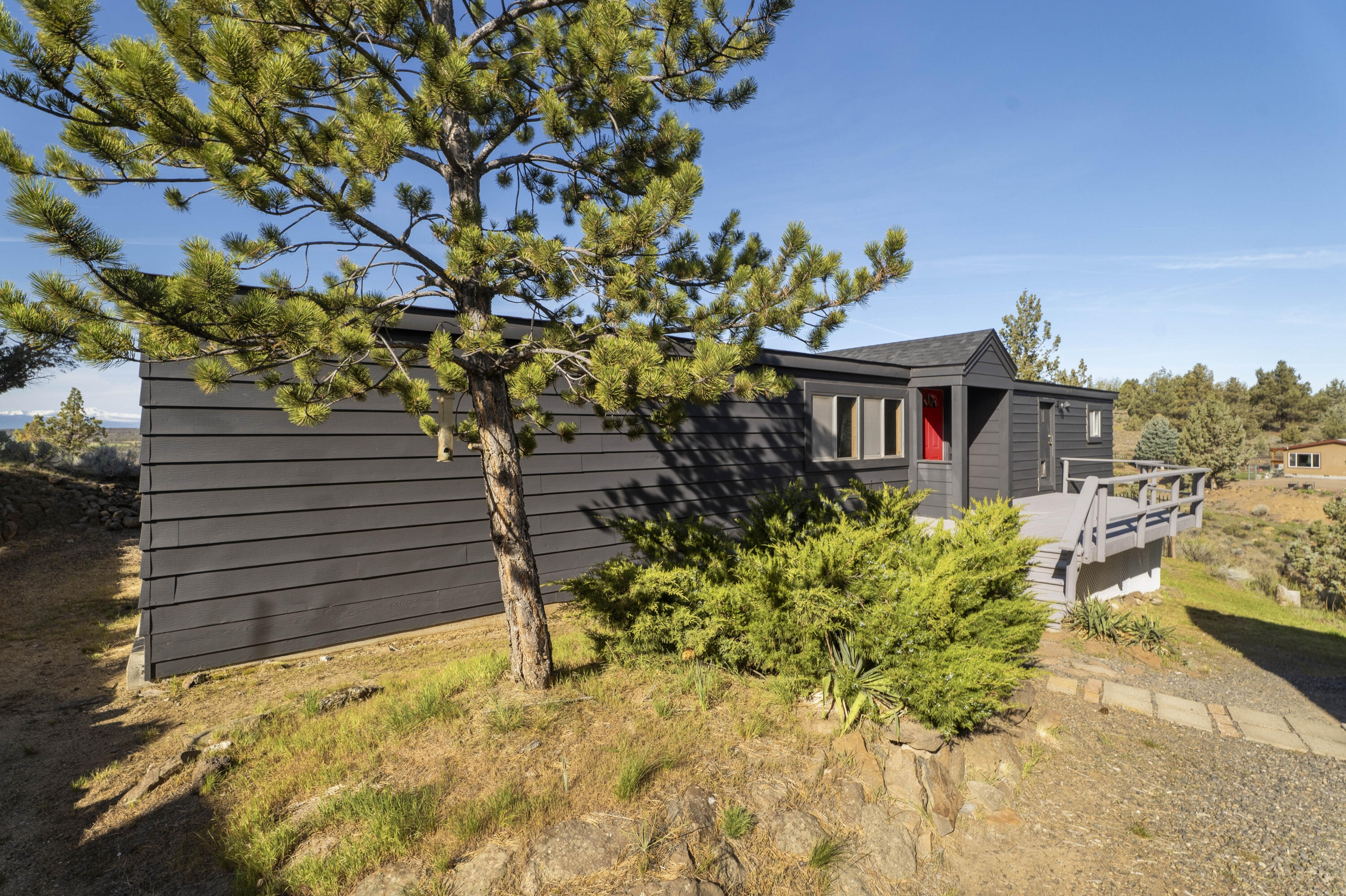9318 Southwest Panorama Road Terrebonne, OR 97760 - Photo 3 of 44 09-Exterior