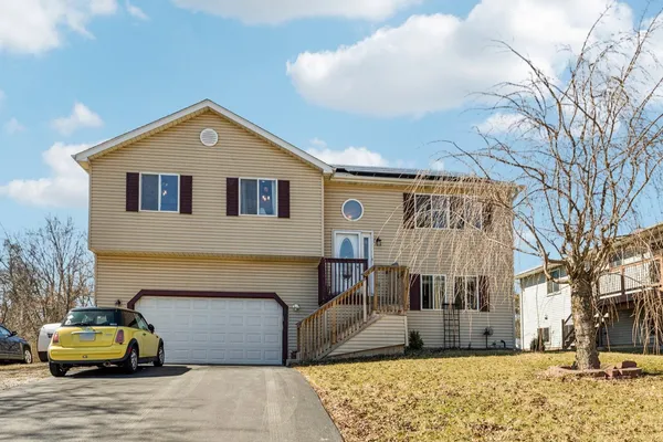 $369,999 | 43144 North Lake Avenue, Antioch, IL 60002