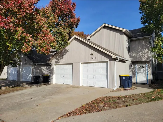 $850,000 | 10611-10617 North Locust Court, Kansas City, MO 64155