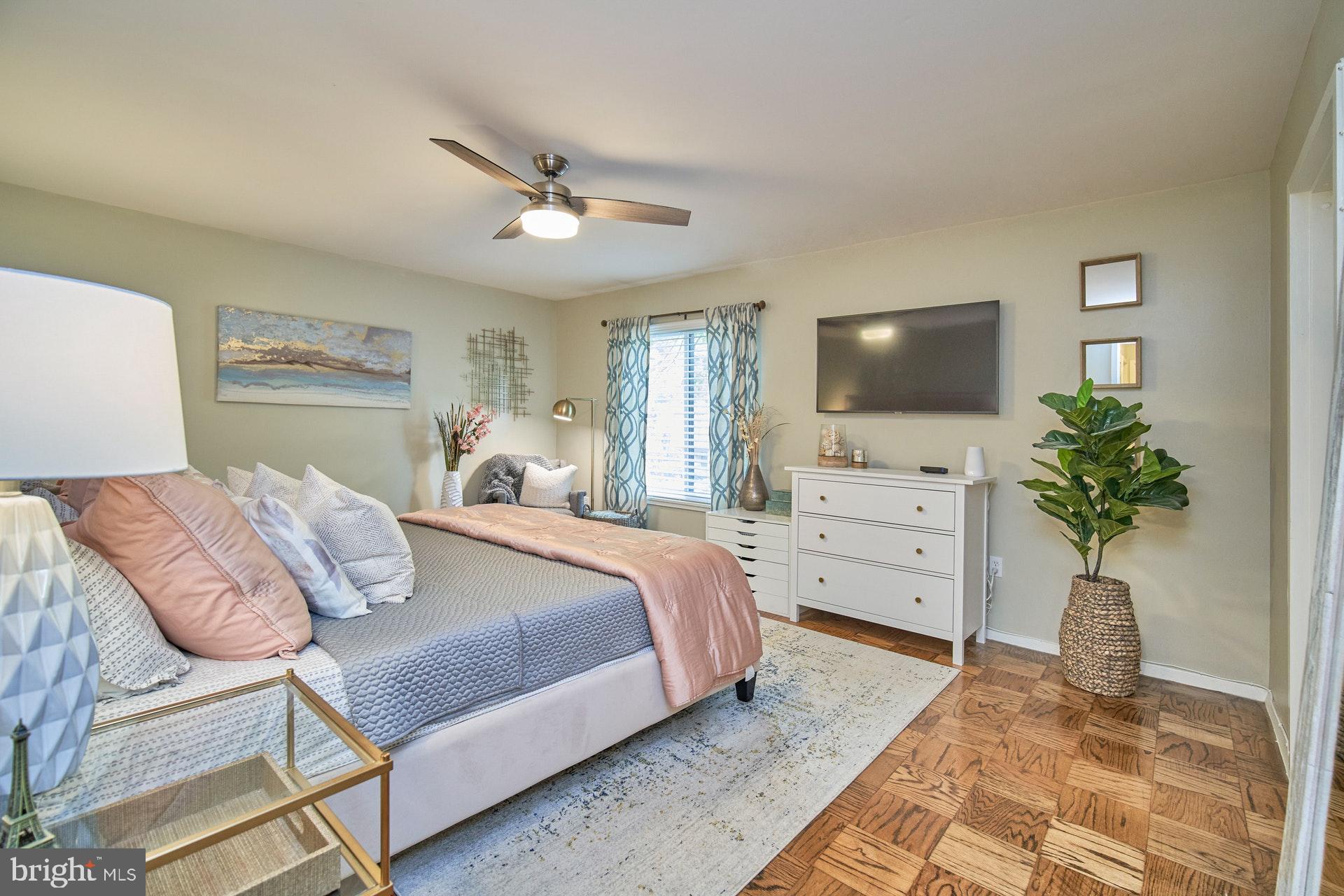 1813 Ivy Oak Square Reston, VA 20190 - Photo 14 of 28 Master Bedroom with walk-in closet