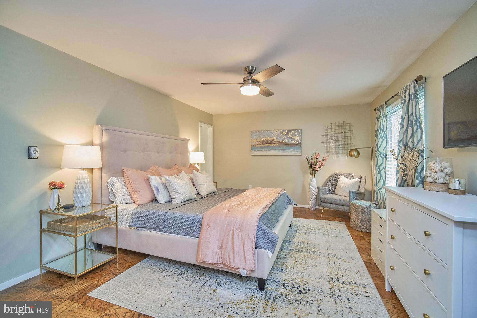 1813 Ivy Oak Square Reston, VA 20190 - Photo 15 of 28 Master bedroom showing entry to Master Bath