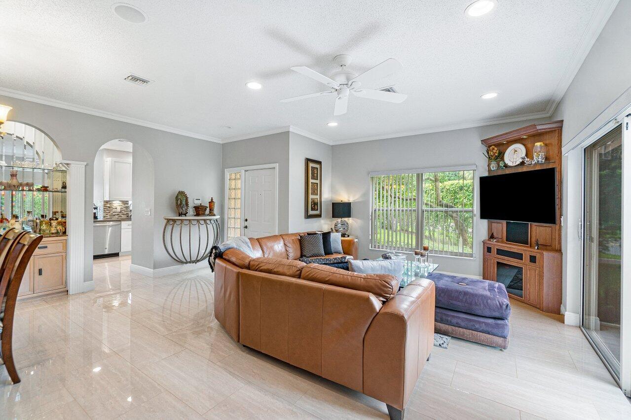 7255 Panache Way Boca Raton, FL 33433 - Photo 12 of 39 012-7255PanacheWay-BocaRaton-FL-33433-SM