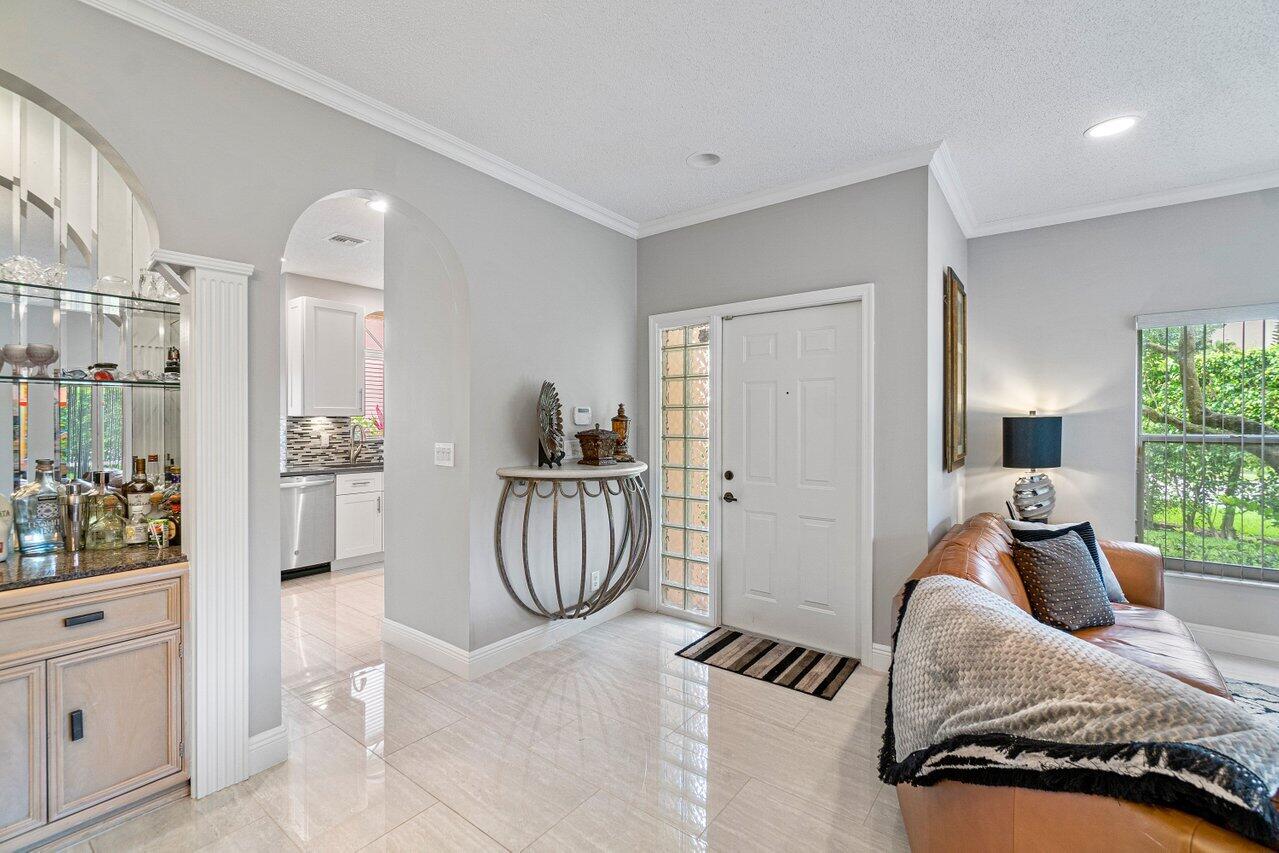 7255 Panache Way Boca Raton, FL 33433 - Photo 5 of 39 005-Entry way