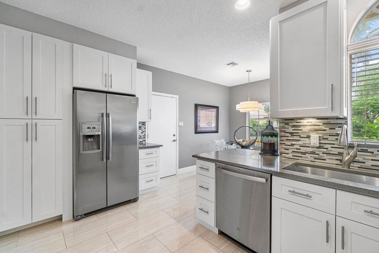 7255 Panache Way Boca Raton, FL 33433 - Photo 7 of 39 007- Kitchen