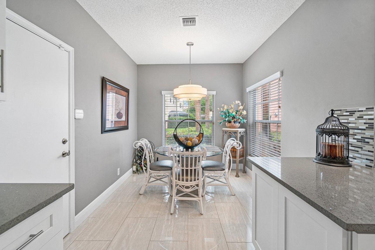 7255 Panache Way Boca Raton, FL 33433 - Photo 10 of 39 010- Eat in kitchen