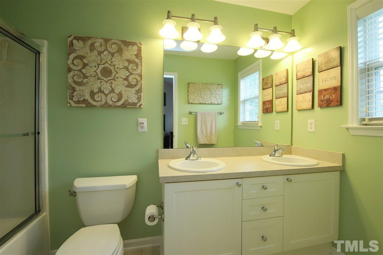 2101 Metacomet Way Raleigh, NC 27604 - Photo 18 of 29