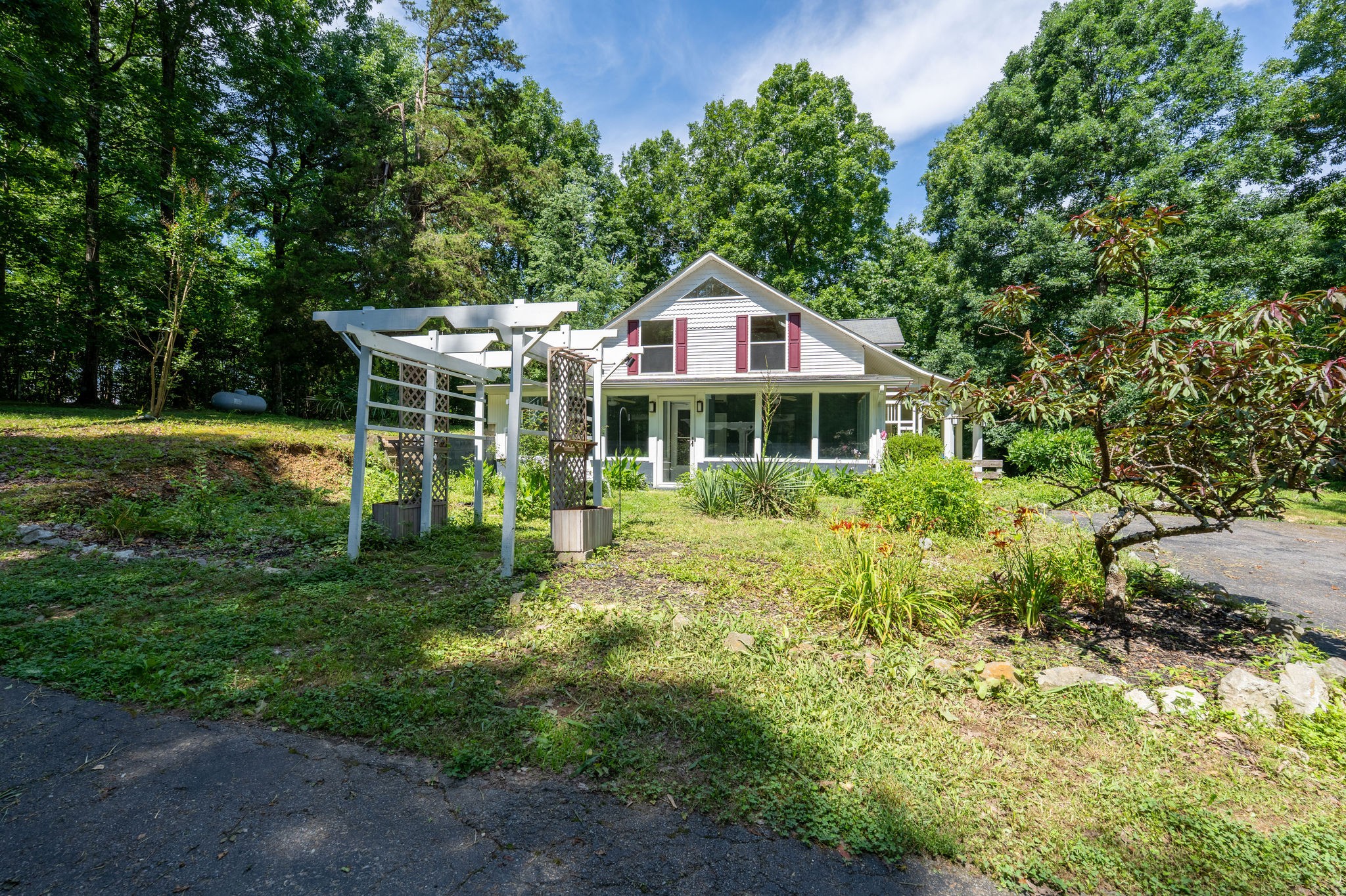265 Roanoke Creek Road Collinwood, TN 38450 - Photo 3 of 31