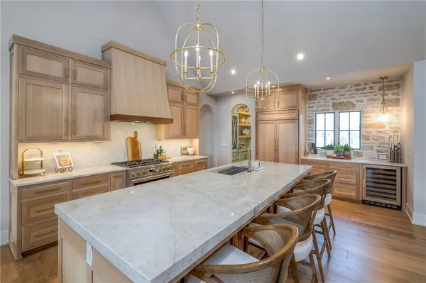 $1,295,000 | 6009 Northwest 58th Street, Kansas City, MO 64151