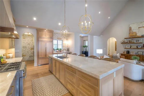 $1,295,000 | 6009 Northwest 58th Street, Kansas City, MO 64151