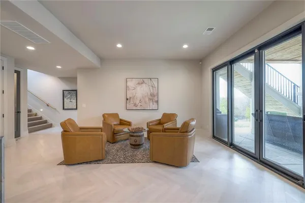 $1,295,000 | 6009 Northwest 58th Street, Kansas City, MO 64151