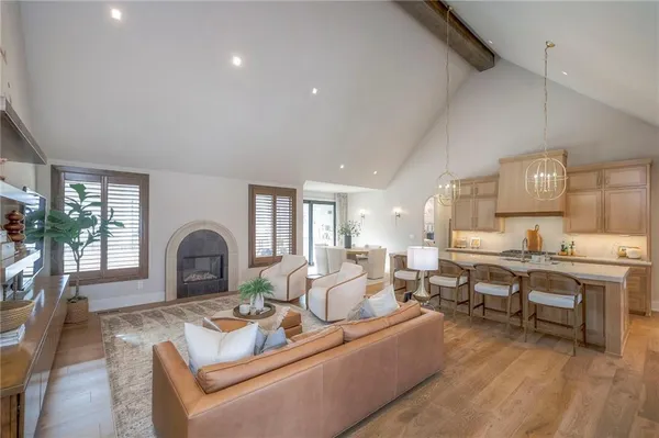 $1,295,000 | 6009 Northwest 58th Street, Kansas City, MO 64151