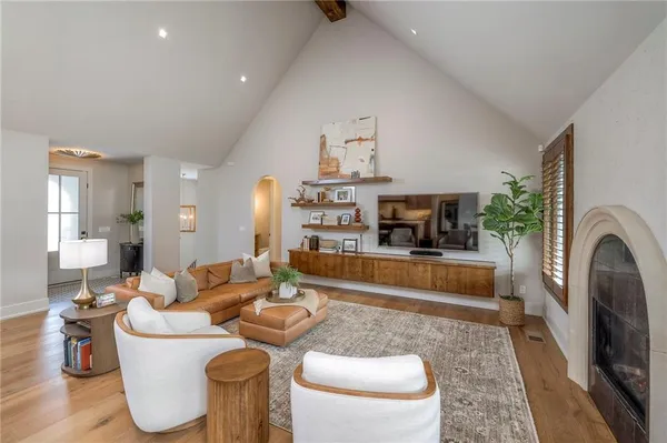 $1,295,000 | 6009 Northwest 58th Street, Kansas City, MO 64151