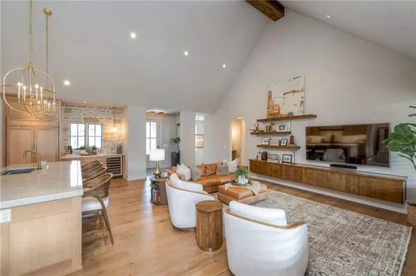 $1,295,000 | 6009 Northwest 58th Street, Kansas City, MO 64151