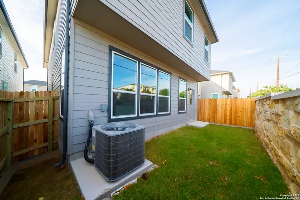 $2,800 | 14839 North Vance Jackson, Unit 1502, San Antonio, TX 78249