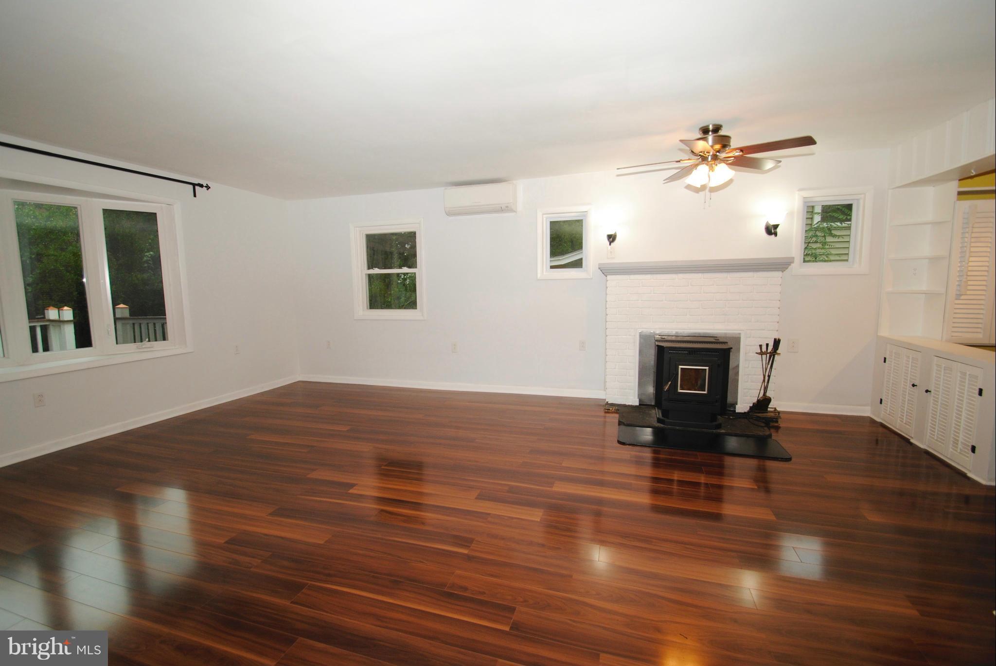 9 Dogwood Road Riva, MD 21140 - Photo 14 of 30 Living Room