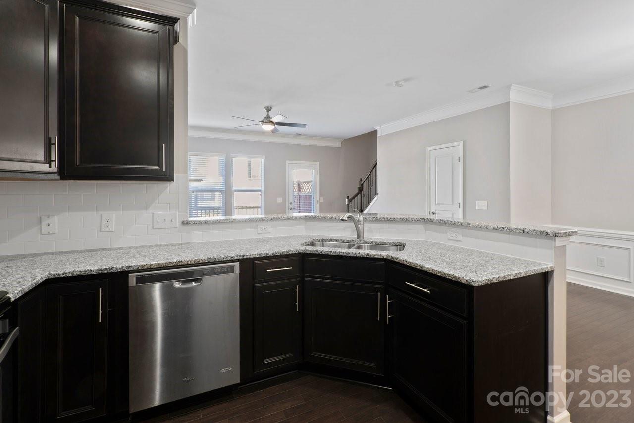 6244 Rockefeller Lane Charlotte, NC 28210 - Photo 8 of 38 Gallery Image 8