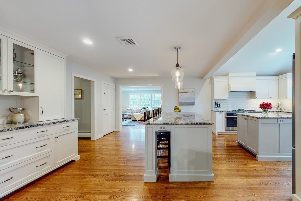 11 Spring Valley Road Medfield, MA 02052 - Photo 2 of 39 Gallery Image 2