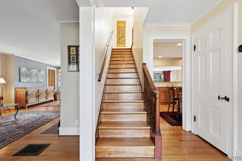 334 Berkeley Drive Syracuse, NY 13210 - Photo 4 of 47