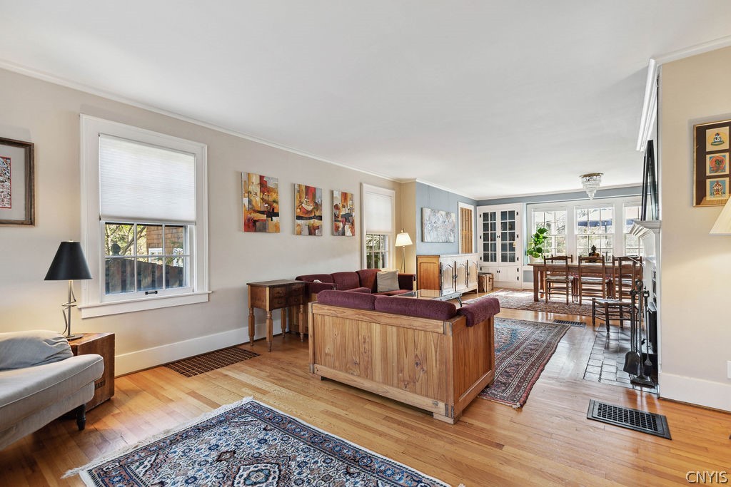 334 Berkeley Drive Syracuse, NY 13210 - Photo 6 of 47