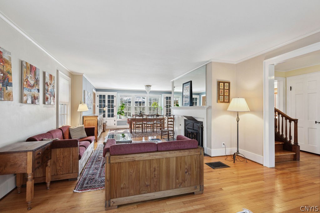 334 Berkeley Drive Syracuse, NY 13210 - Photo 8 of 47