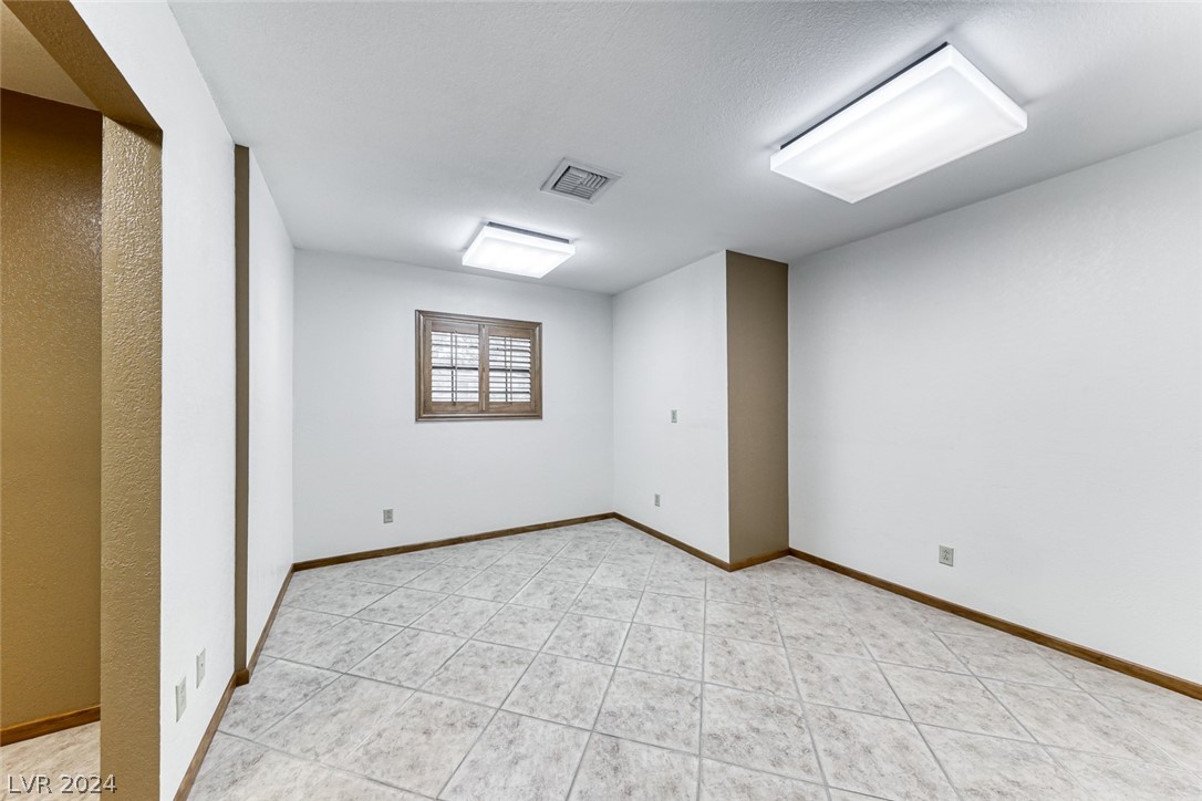 3181 Westwind Road Las Vegas, NV 89146 - Photo 32 of 41 Gallery Image 32