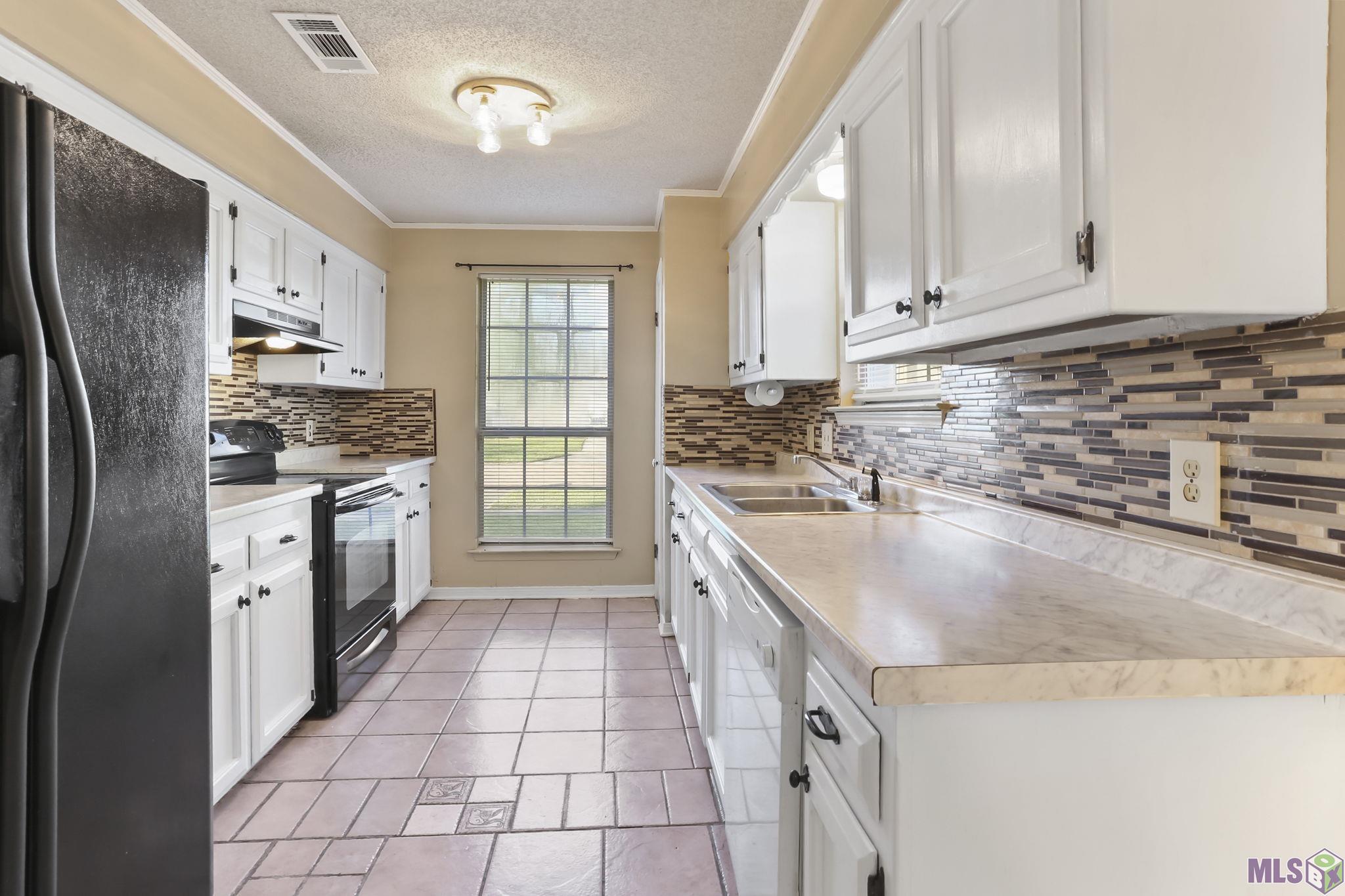 7880 Bayou Fountain Avenue Baton Rouge, LA 70820 - Photo 4 of 23