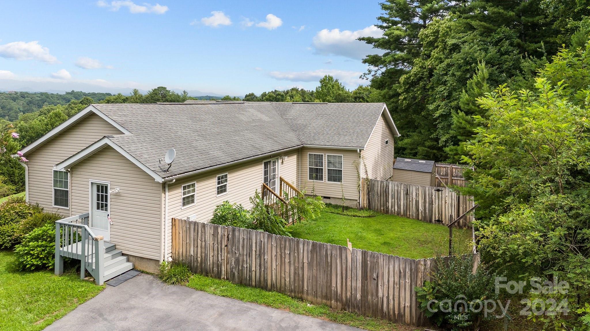 44 Slick Rock Road Leicester, NC 28748 - Photo 11 of 38 Gallery Image 11