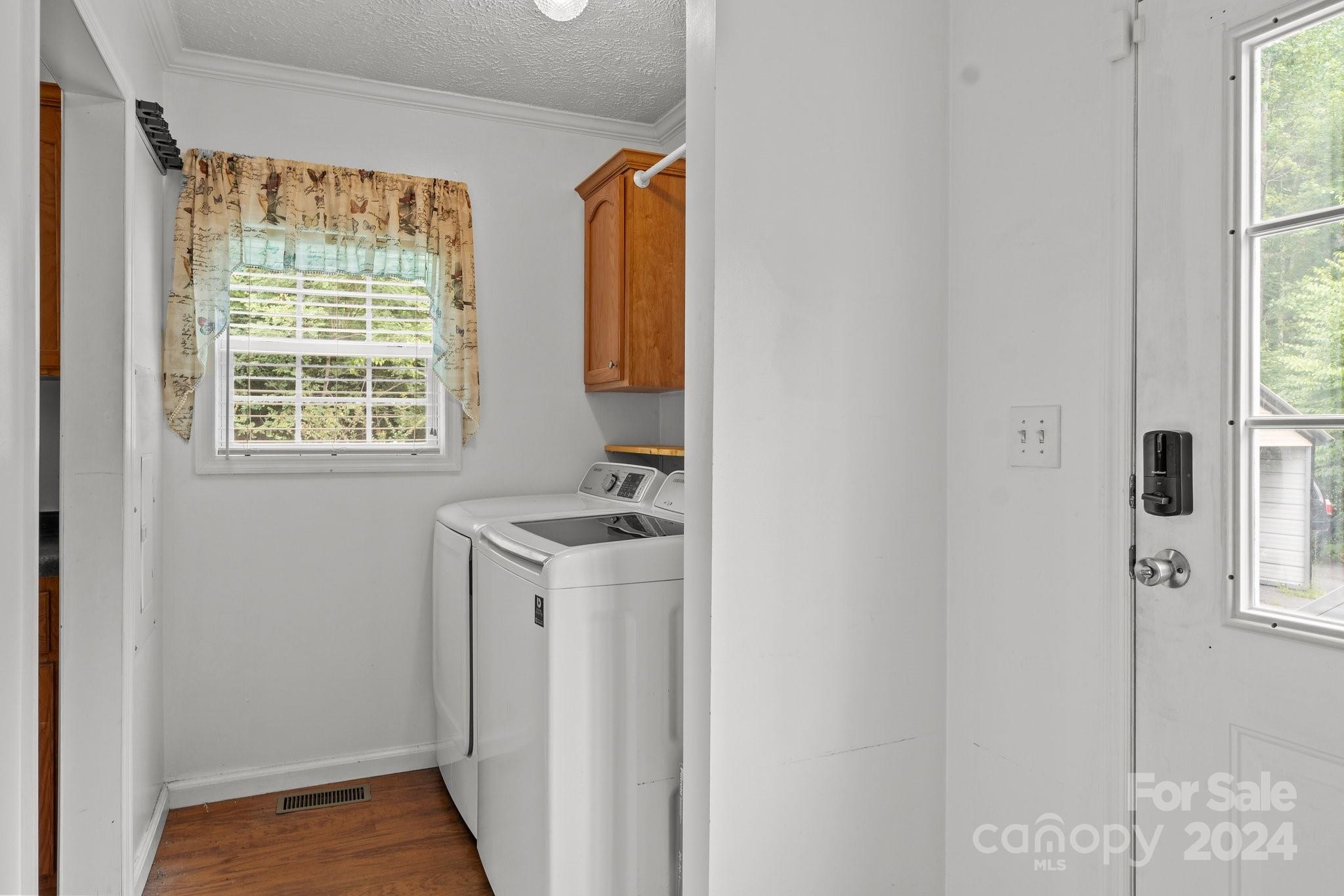 44 Slick Rock Road Leicester, NC 28748 - Photo 17 of 38 Gallery Image 17