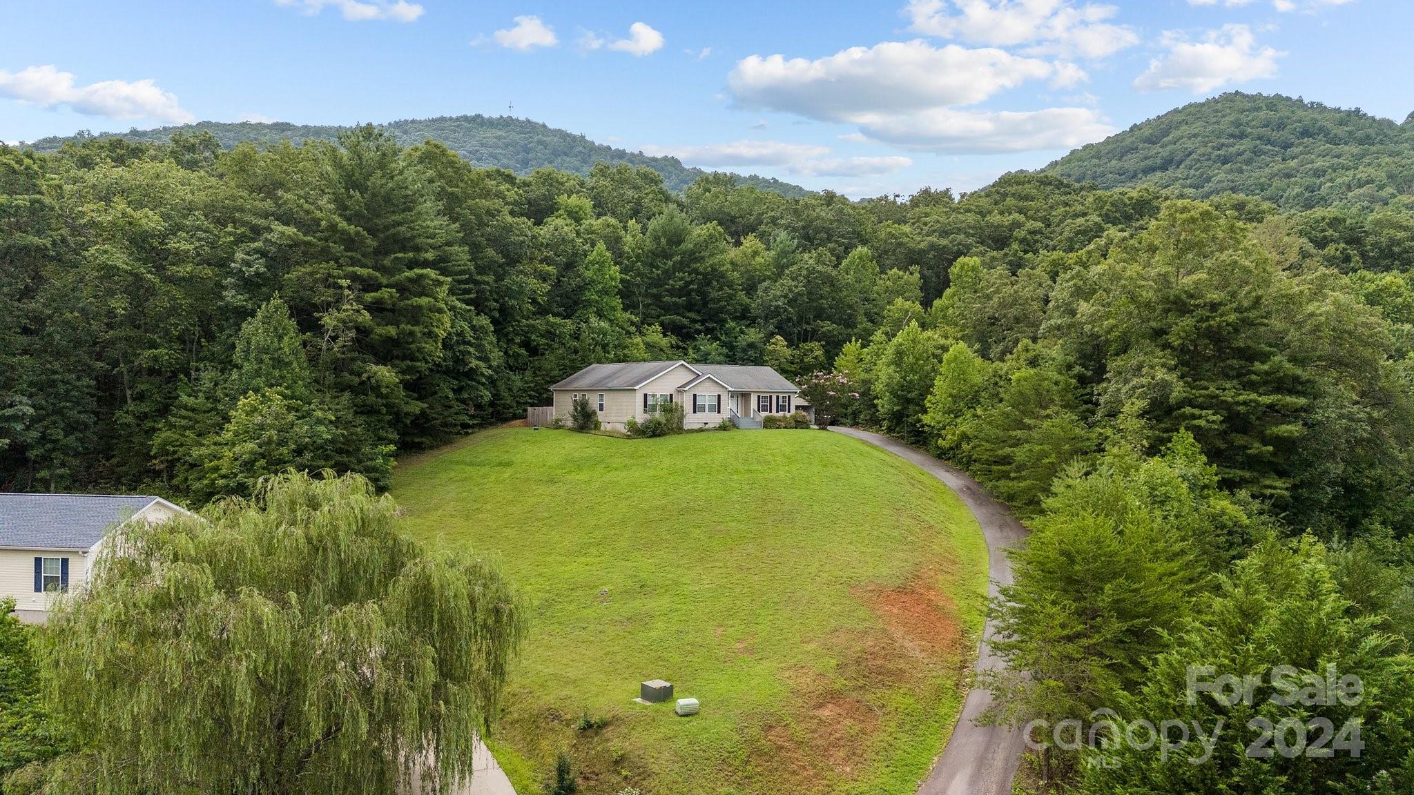 44 Slick Rock Road Leicester, NC 28748 - Photo 5 of 38 Gallery Image 5