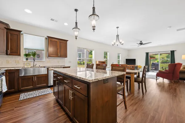 $414,900 | 870 Bridlewood Drive, Hartford, WI 53027