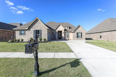 $311,900 | 3215 Rosehill Drive, Lake Charles, LA 70607