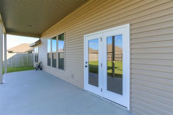 $311,900 | 3215 Rosehill Drive, Lake Charles, LA 70607