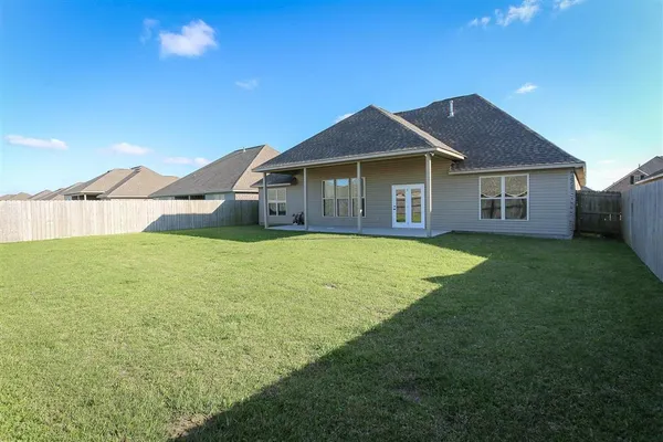 $311,900 | 3215 Rosehill Drive, Lake Charles, LA 70607