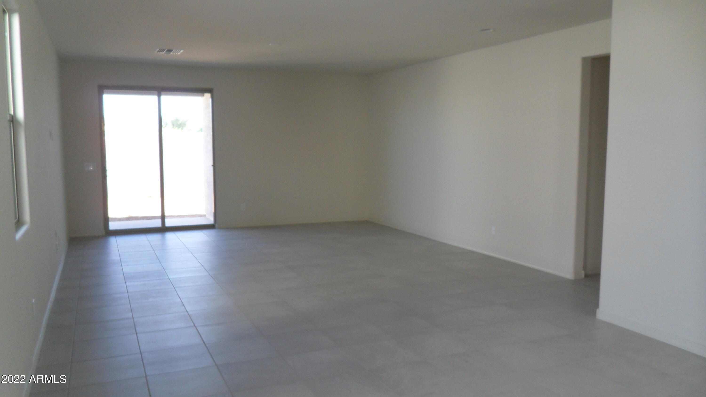 5613 North 87th Drive Glendale, AZ 85305 - Photo 6 of 16 large living room