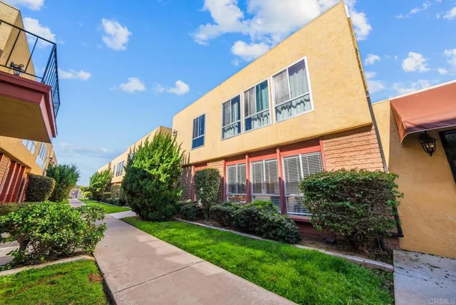 $469,000 | 617 3rd Avenue, Unit 14, Chula Vista, CA 91910