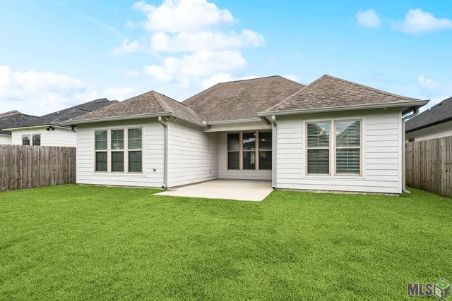 $395,000 | 578 Flycatcher Drive, Baton Rouge, LA 70810