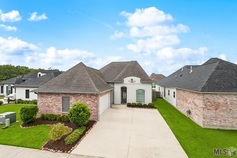 $395,000 | 578 Flycatcher Drive, Baton Rouge, LA 70810