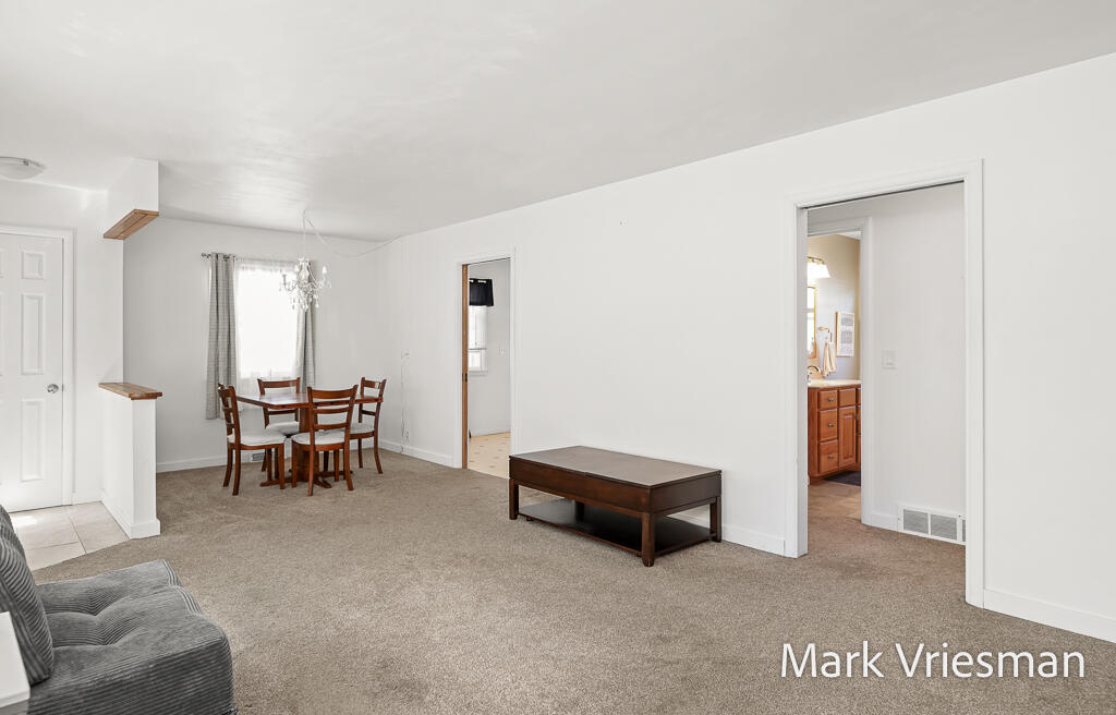 3125 Coolidge Road Muskegon, MI 49441 - Photo 7 of 46 3125CoolidgeRd-17LoRes