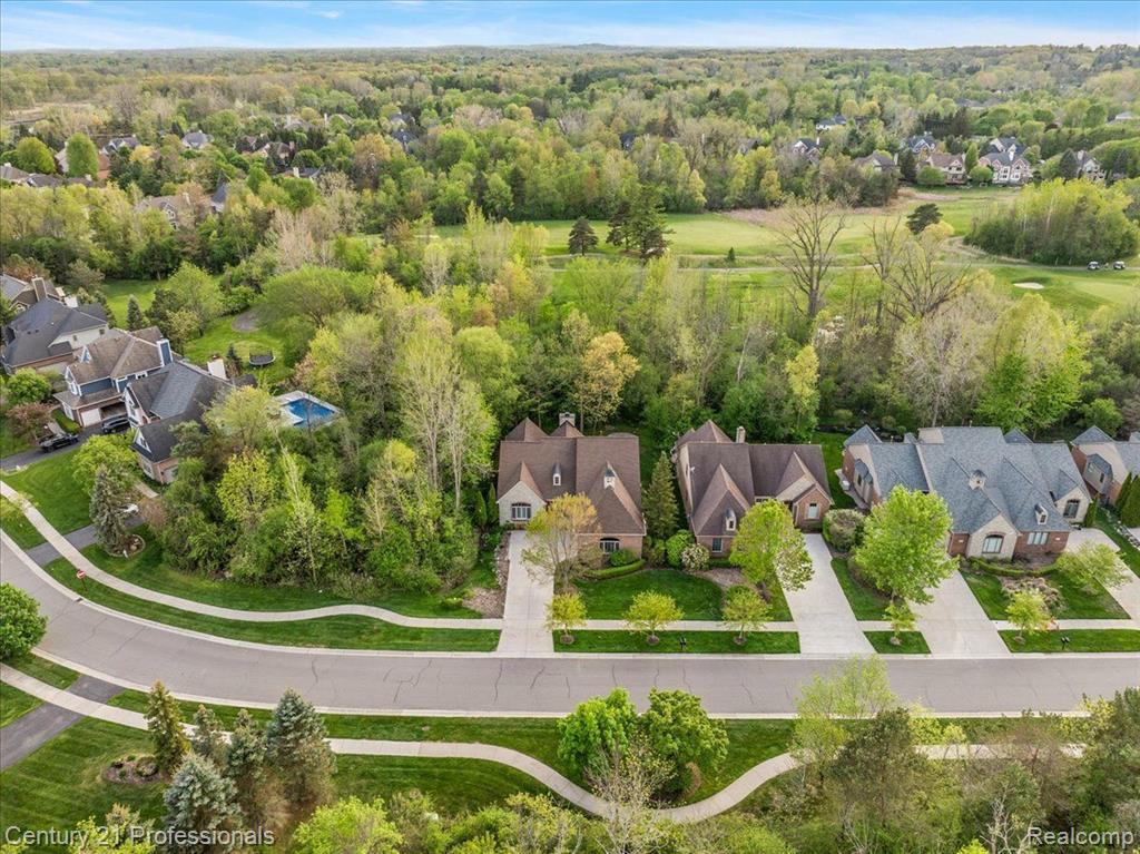 4735 Oakhurst Ridge Road Clarkston, MI 48348 - Photo 5 of 75