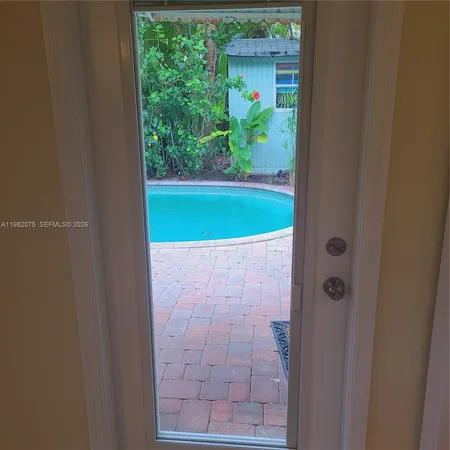 $2,400 | 1601 Northeast 17th Terrace, Unit 2, Fort Lauderdale, FL 33305