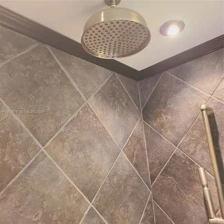 $2,400 | 1601 Northeast 17th Terrace, Unit 2, Fort Lauderdale, FL 33305