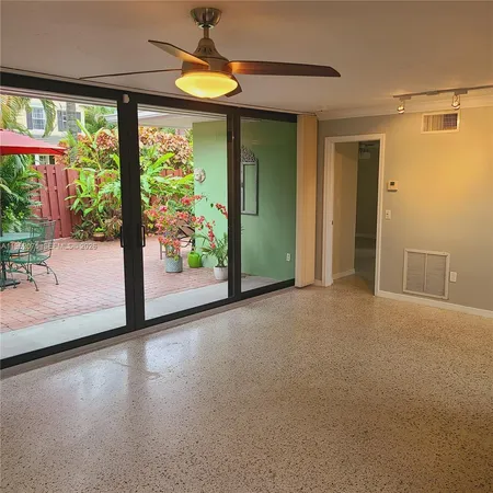 $2,400 | 1601 Northeast 17th Terrace, Unit 2, Fort Lauderdale, FL 33305