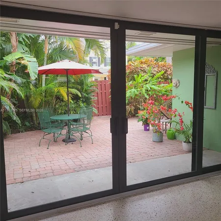 $2,400 | 1601 Northeast 17th Terrace, Unit 2, Fort Lauderdale, FL 33305