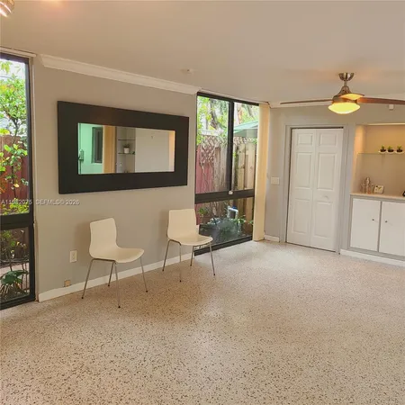 $2,400 | 1601 Northeast 17th Terrace, Unit 2, Fort Lauderdale, FL 33305