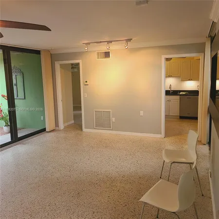 $2,400 | 1601 Northeast 17th Terrace, Unit 2, Fort Lauderdale, FL 33305